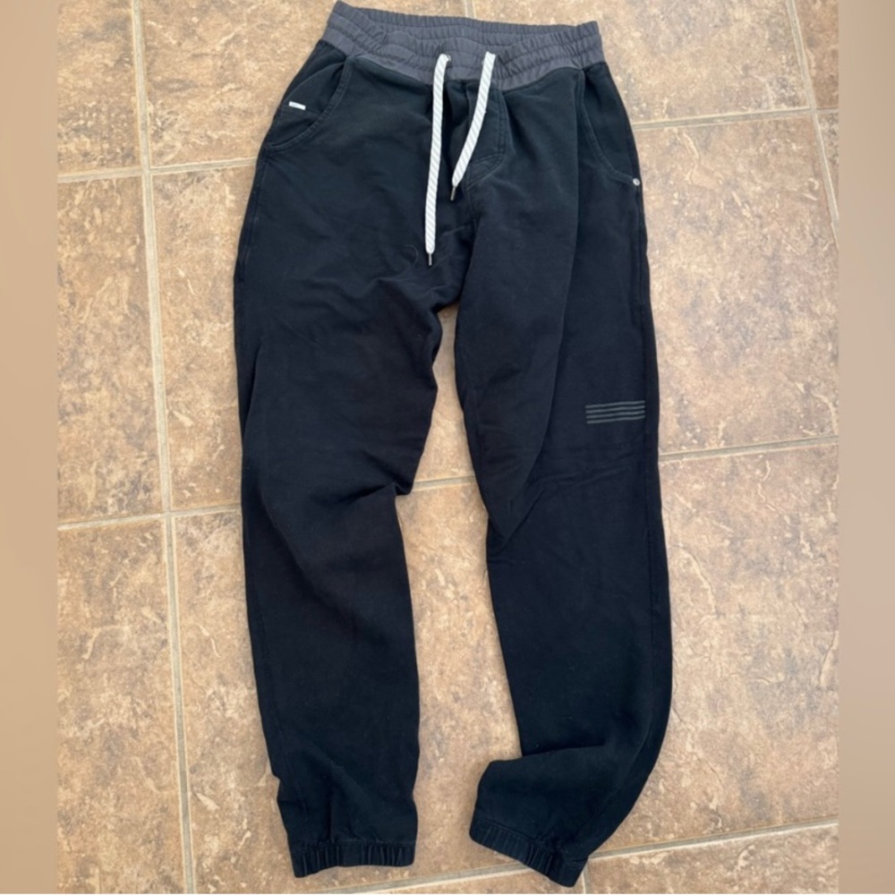 Vuori Mens joggers